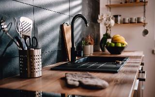 5 Feng Shui Items To Keep In Kitchen For Abundance And Wealth