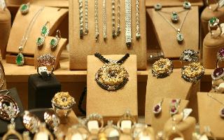 which-jewellery-is-appropriate-for-your-zodiac-sign-know-here-diwali-2023