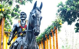 chhatrapati-shivaji-statue-unveiled-in-jammu-kashmir-kupwara-near-loc-lg-manoj-sinha-maharashtra-cm-eknath-shinde-attend