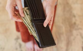 5 Things To Keep In Your Wallet To Never Fall Short Of Money | Vastu Tips