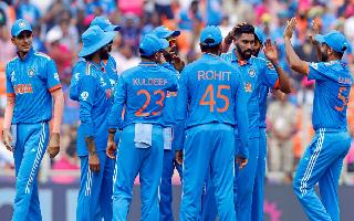 ind-vs-pak-world-cup-2023-kuldeep-yadav-jasprit-bumrah-siraj-pandya-jadeja-pick-two-scalps-each-to-bundle-out-pakistan-for-19110