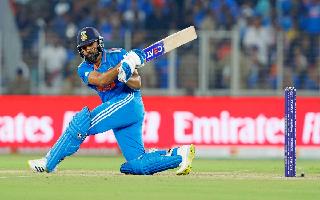 ind-vs-pak-pakistans-dismal-show-continues-as-india-extend-world-cup-winning-streak-to-80-with-thumping-eight-wicket-win