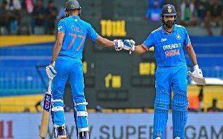 everybody-is-fit-but-rohit-sharma-provides-latest-update-on-shubman-gills-availability-for-world-cup-opener