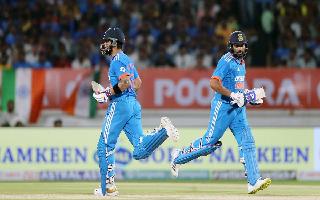 ind-vs-nz-odi-world-cup-2023-virat-kohli-rohit-sharma-smash-records-as-india-go-past-new-zealand-to-remain-unbeaten