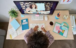 how-educators-can-adapt-and-thrive-in-a-technology-enhanced-educational-landscape-experts-explain