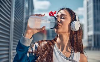5-easy-ways-to-increase-your-water-intake-and-stay-hydrated