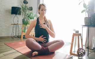 5 Reasons To Practise Yoga To Protect Yourself From Increasing Air Pollution
