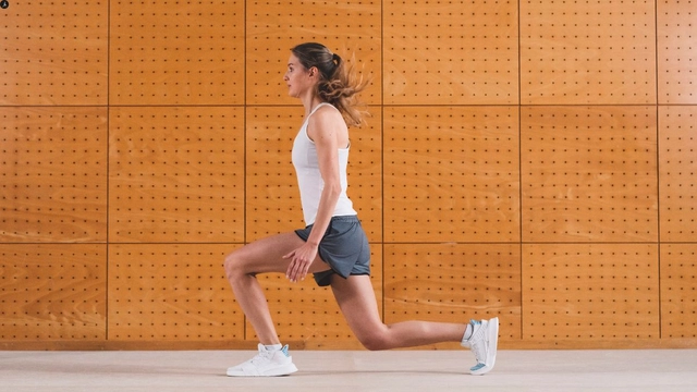 do-you-know-about-these-amazing-advantages-of-walking-lunges