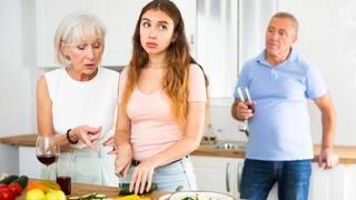 Toxic Nature: Are You Also Noticing These 6 Negative Signs In Your Daughter-In-law