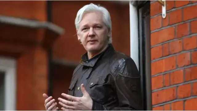 julian-assange-walks-out-of-us-court-as-free-man-after-plea-deal
