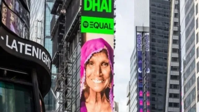 pakistani-classical-singer-mai-dhai-known-for-laari-gets-featured-on-times-square-billboard