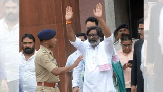 Hemant Soren Dons White Kurta, Beard As He Walks Out Of Ranchi Jail After Five Months