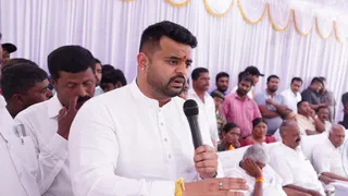 karnataka-sex-video-prajwal-revanna-suspended-jds-leader-sent-to-judicial-custody-till-july-8-in-molestation-case