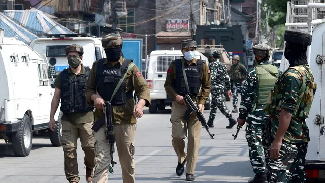 jk-encounter-soldier-injured-after-terrorists-open-fire-on-patroling-unit-gunfight-underway