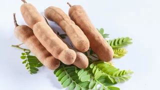 Skip Tamarind And Start Eating Its Green Leaves For Diabetes, Menstrual Cramps And More