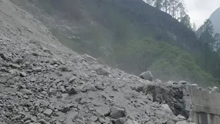 Uttarakhand Landslide: Traffic Disrupted After Part Of Hill Collapses Along Badrinath Highway | VIDEO
