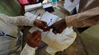 West Bengal Bypolls: Scuffle Breaks Out Between TMC Workers, BJP's Manas Kumar Ghosh At Polling Booth In Raiganj