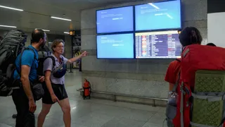 Microsoft Global Outrage: Airlines Struggle To Recover, IndiGo Alerts Passengers To Expect Delays | Updates
