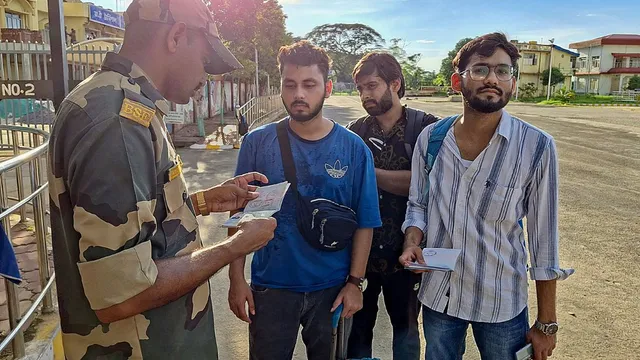 bangladesh-protests-nearly-1000-indian-students-return-home-from-riot-hit-country-4000-still-remain-updates