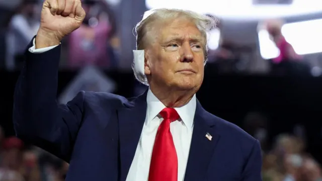 i-took-a-bullet-for-democracy-donald-trump-at-first-rally-postassassination-bid
