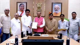 delhi-congress-delegation-meets-lg-saxena-demands-cbi-probe-into-deaths-of-upsc-aspirants-in-rajendra-nagar