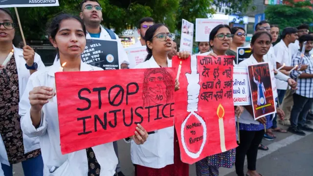 kolkata-doctor-rape-murder-aiims-delhi-doctors-to-provide-free-opd-outside-health-ministry-from-august-19-bengal-governor-calls-emergency-meet-latest-updates