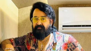 be-a-man-shobhaa-de-calls-out-mohanlal-over-his-resignation-as-amma-chief-amid-metoo-in-mollywood
