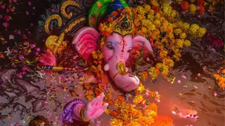 Ganesh Visarjan 2024: 7 Essential Tips To Bid A Fond Farewell To Ganpati Bappa; Know Puja Vidhi For Ganpati Idol Immersion