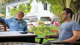 'Lawrence Bishnoi Ko Bulau?': Salman's Father Salim Khan Threatened During Morning Walk; Suspect Detained