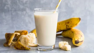 Unable To Gain Weight? 5 Nutritious Smoothies For Muscle Building And Healthy Weight Gain