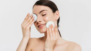 5 Simple Skin Care Tips To Follow Before Going To Sleep