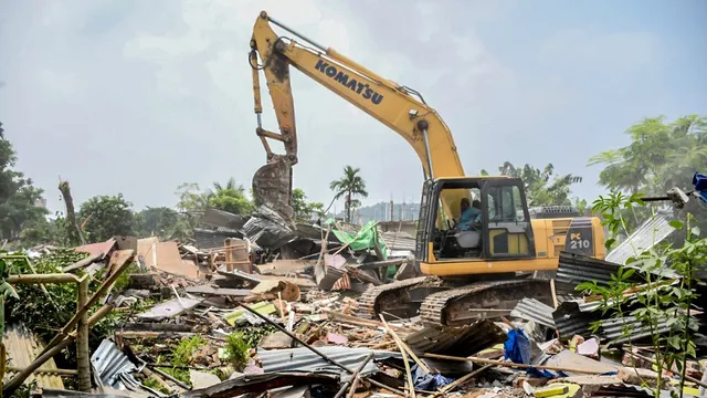 assam-nearly-2000-illegal-settlers-evicted-from-reserve-forest-in-goalpara-450-families-displaced