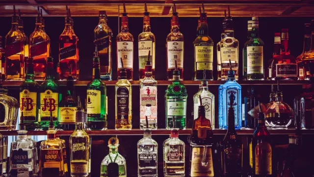delhi-liquor-shops-closed-in-october-and-november-dates-excise-department-issues-order-gandhi-jayanti-diwali-dussehra-details