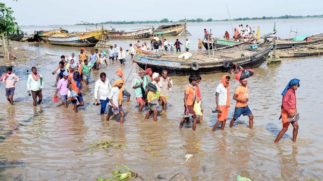flood-alert-in-bihar-as-water-level-rises-in-kosi-gandak-ganga-rivers-16-lakh-people-across-13-districts-at-risk
