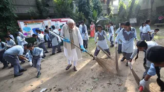 pm-modi-pays-tribute-to-mahatma-gandhi-and-shastri-hails-indians-for-making-swachhta-abhiyan-campaign-successful
