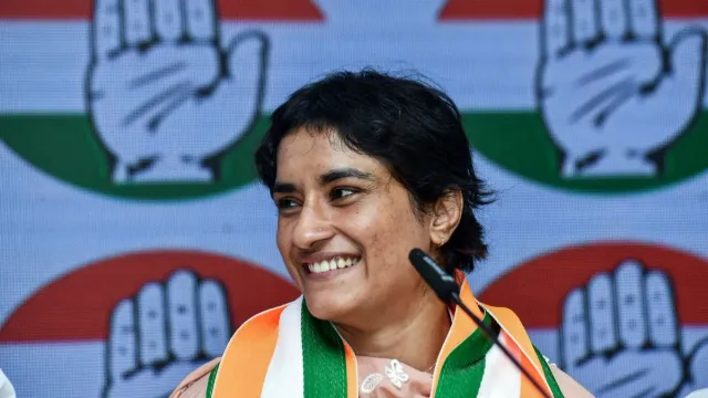 vinesh-phogat-election-result-from-blaming-weighing-machine-to-blaming-evm-julana-counting-trends-spark-memes