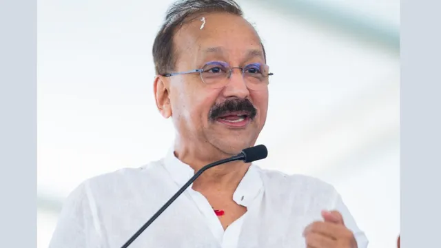 baba-siddique-firing-ncp-leader-shot-dead-mumbai-shiv-sena-bjp-congress-political-reactions