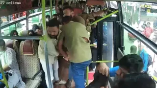 Mangaluru Viral Video: Man Tries To Attack With Screwdriver As Altercation Escalates Between Staff Inside Crowded Bus