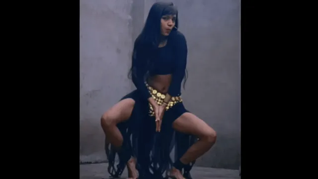 viral-video-girl-sexy-belly-dance-on-tripti-dimri-mere-mehboob-wins-internet-approval-netizens-call-it-better-than-original