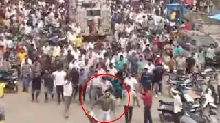 Chhattisgarh: Surajpur Mob Chases District Official After History-Sheeter Kills Cop's Wife, Daughter | Watch