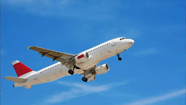 akasa-air-flight-bomb-threat-bengaluru-flight-delhi-igi-airport-emergency-landing-latest-updates-bomb-threat-news