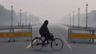 Delhi Pollution Alert: Air Quality Deteriorates In National Capital, AQI Exceeds 400 In Anand Vihar | Check Prediction