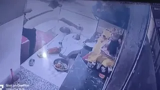 CCTV Viral Video: UP Thief Swiftly Steals Silver Snake Idol From Shiva Temple In Saharanpur; Internet Is Furious