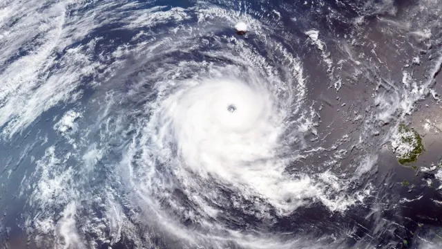 cyclone-dana-west-bengal-govt-on-high-alert-as-imd-predicts-heavy-rain-issues-advisory