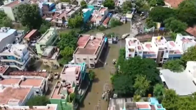 tamil-nadu-weather-heavy-rain-creates-floodlike-situation-in-madurai-lowlying-areas-inundated-more-showers-likely-in-chennai-watch