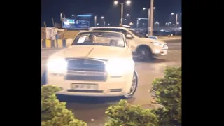 Akash Ambani And Isha Ambani Make Heads Turn With Fun Nightride In Rolls Royce; Internet Says ‘Sibling Goals’ | Viral Video
