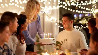 10 Sweet Birthday Wishes To Send Your Male Friends To Make Their Day Special