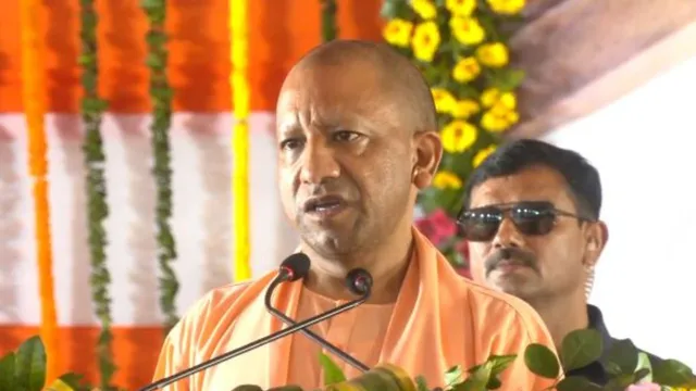 cm-yogi-adityanath-launches-scholarship-scheme-for-sanskrit-students
