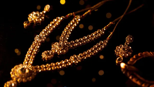 diwali-2024-investors-who-bought-gold-silver-on-last-year-dhanteras-made-huge-gains-silver-outperforms-sensex-nifty