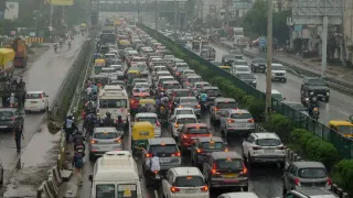 Chennai: Post-Diwali Rush Chokes Roads; Authorities Suspend Barriers At Toll Plazas, Run Special Bus Services And Extra Trains